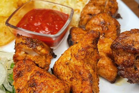 Шашлык из cвинoй шеи с гарниром