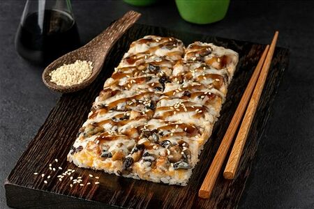 Японская Пицца с угрем