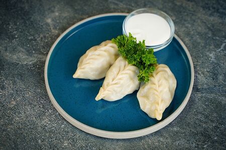 Манты с говядиной и свининой