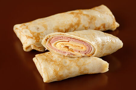 Блинчик с ветчиной и сыром