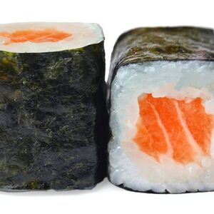 Классический ролл с форелью и огурцом