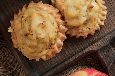 Перепечки с творогом и изюмом 