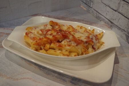 Картофель фри с сыром