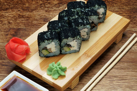 Ролл Калифорния с угрем