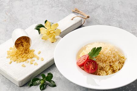Вермишель с сыром и сливочным маслом