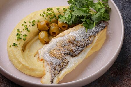 Филе Дорадо с оливковым пюре