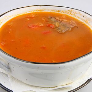 Суп из говядины с помидорами