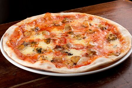 Пицца с белыми грибами и маскарпоне