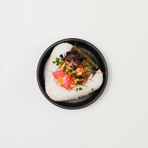 Онигири с креветками спайси