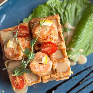 Вафля с тигровыми креветками