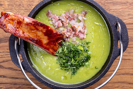 Суп гороховый с копченостями