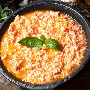 Լոլիկով ձվածեղ