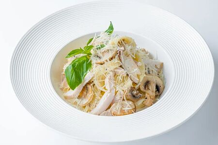 Феттуччине с курицей и трюфельным маслом