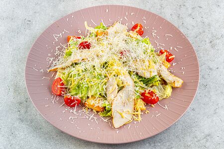 Салат Цезарь с курицей