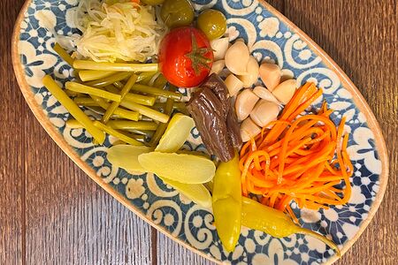 Ассорти бакинских солений