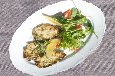 Мидии, запеченные в итальянских сырах