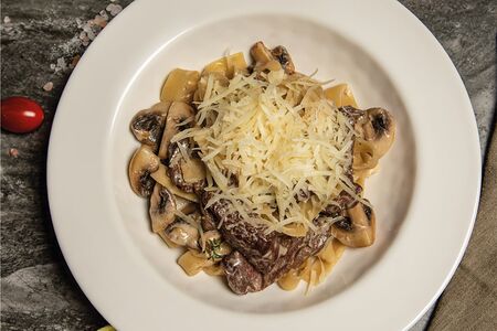 Феттуччине с говядиной