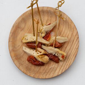 Маринованные артишоки с вялеными томатами