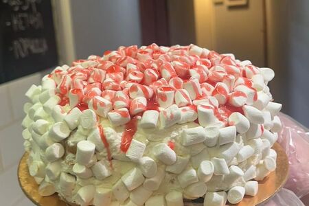 Классический торт с баунти, сливками и маршмеллоу