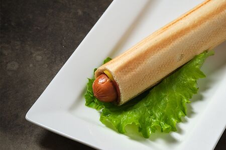 Френч-дог с говяжьей сосиской