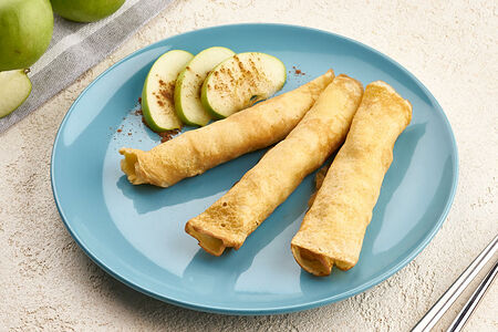 Блинчики с яблоками и корицей