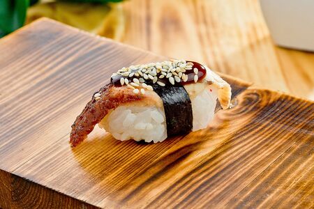 Унаги Нигири