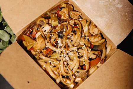 Вок со свининой Адобо