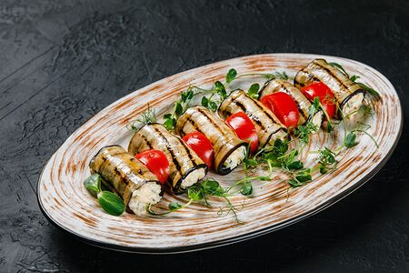 Рулетики из баклажанов