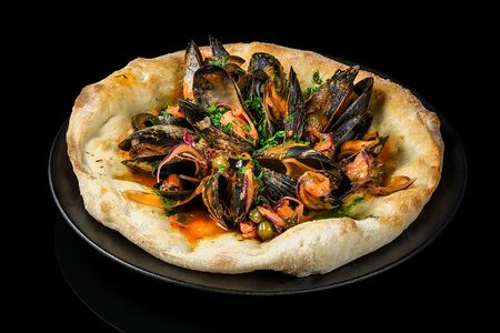 Мидии с лигурийским соусом