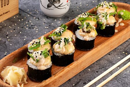 Запеченный с морепродуктами