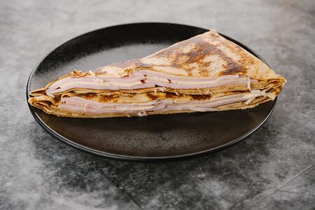 Королевский блин с ветчиной и сыром