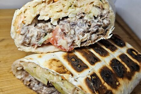 Шаурма с говядиной и голландским сыром