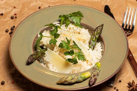 Ризотто со спаржей