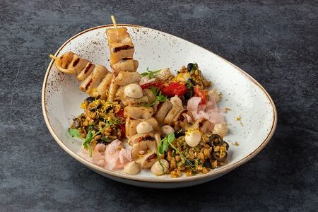 Кальмар на гриле с полбой