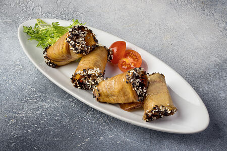 Рулетики из баклажанов с орехами