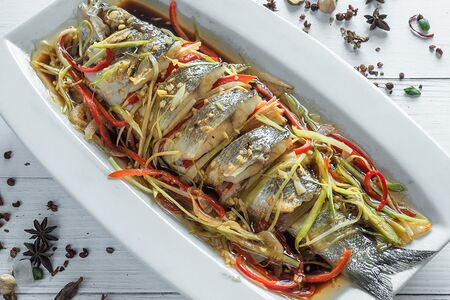 Сибас на пару с овощами