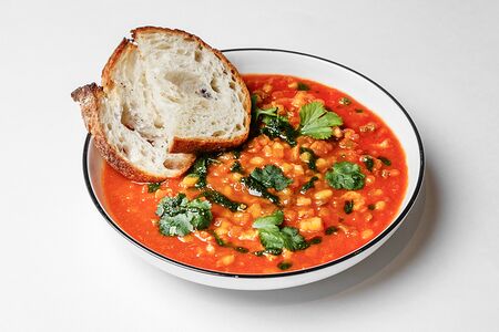 Суп-гуляш с мясом и песто