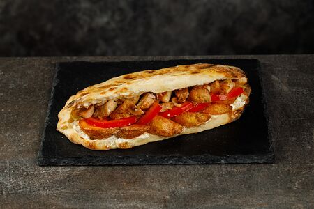 Донар Nosh со свининой