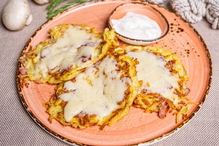Драники с ветчиной и сыром