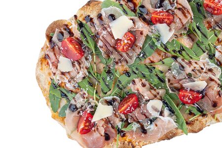 Пицца с пармой и рукколой