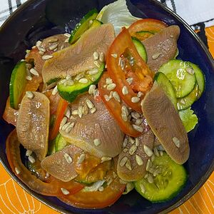 Салат с языком в азиатском соусе