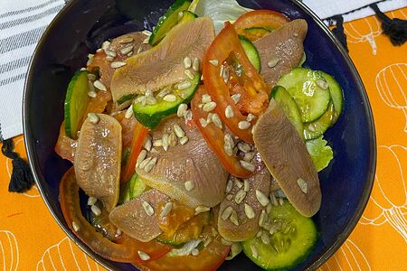 Салат с языком в азиатском соусе