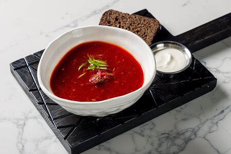 Борщ с копченой говядиной