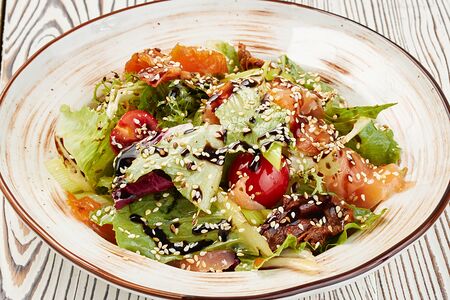 Салат Ривьера с лососем