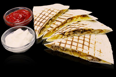 Кесадилья с курицей