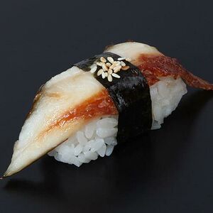 Суши с угрем