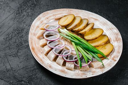 Сельдь с теплым картофелем