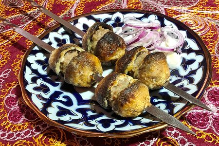 Шашлык из грибов, фаршированный на выбор