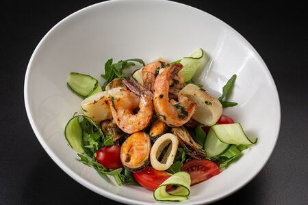 Салат с морепродуктами