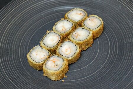 Жареные роллы с креветками малый